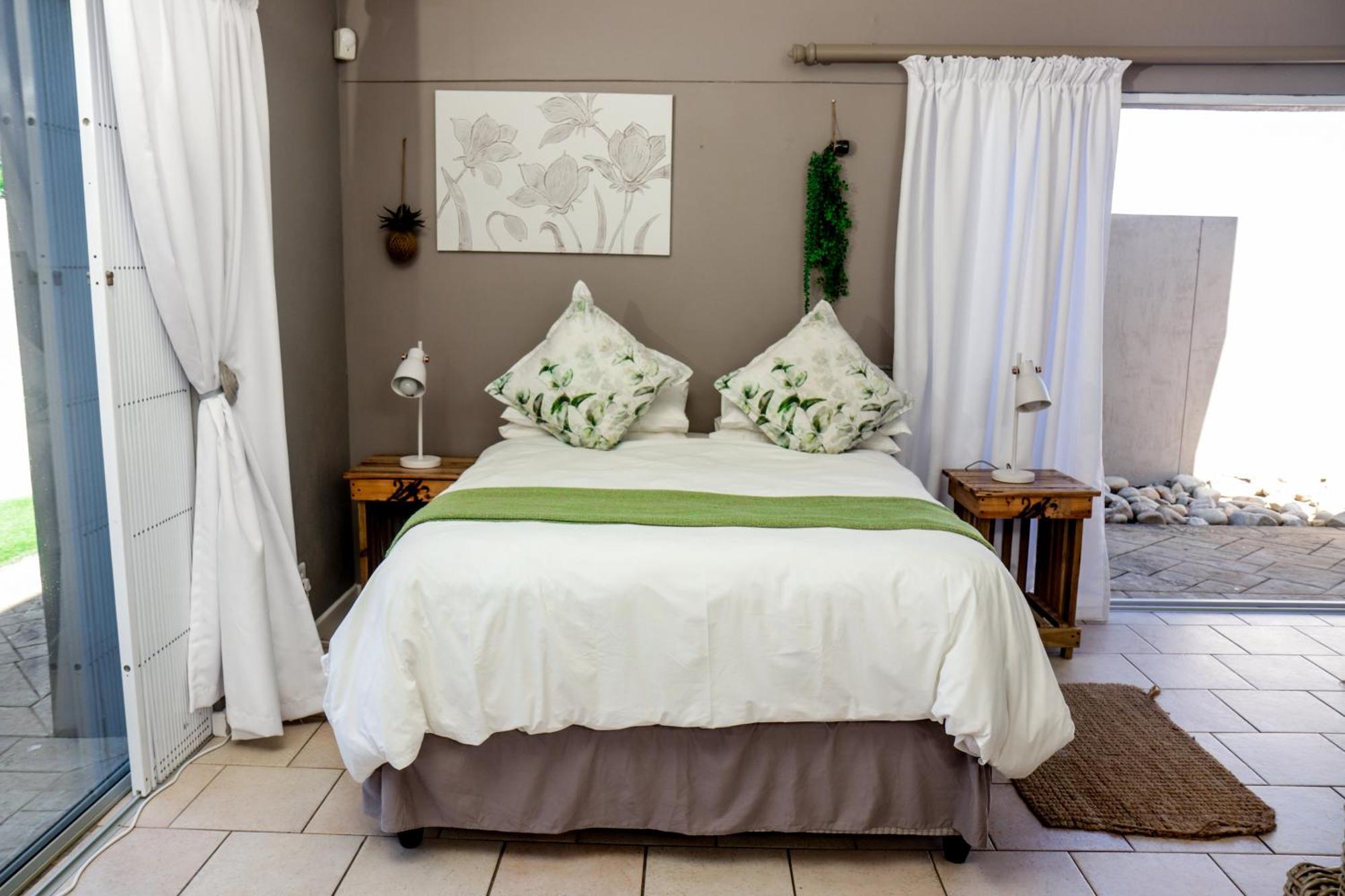 Nine On Uys Street B & B Jeffreys Bay Exterior photo