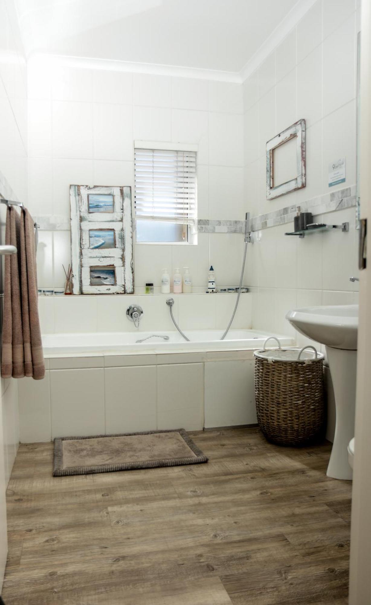 Nine On Uys Street B & B Jeffreys Bay Exterior photo